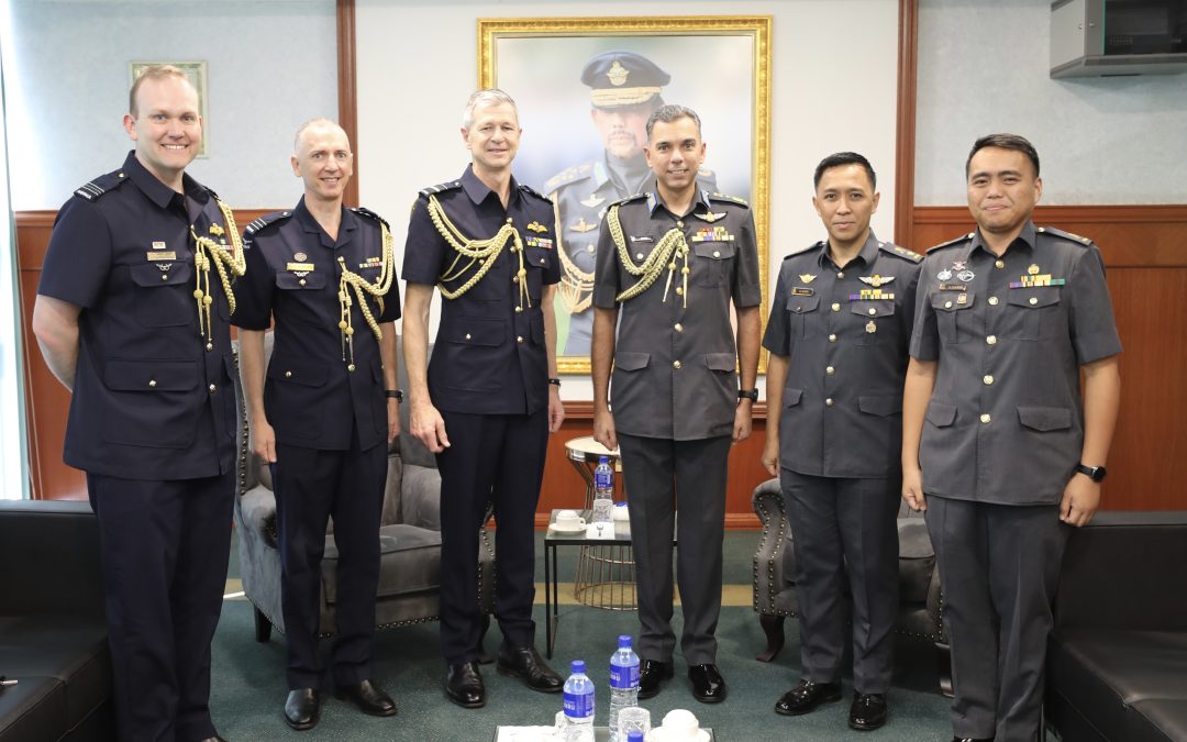 RBAirF COMMANDER RECEIVES COURTESY CALL FROM DEPUTY CHIEF OF AIR FORCE, ROYAL AUSTRALIAN AIR FORCE