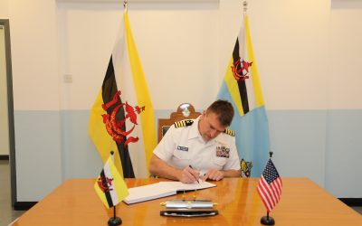 RBAirF COMMANDER RECEIVES AN OFFICE CALL FROM UNITED STATES NAVY INTERNATIONAL PROGRAM OFFICE (NIPO)