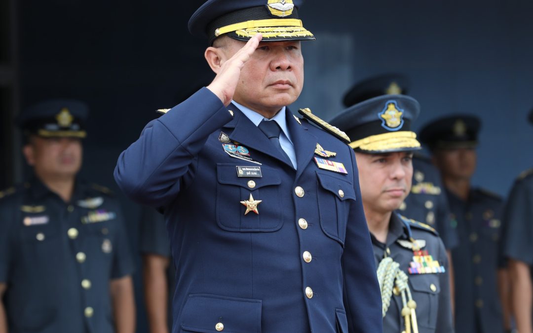 COMMANDER-IN-CHIEF ROYAL THAI AIR FORCE RECEIVES THE RBAirF HONORARY PILOT WING