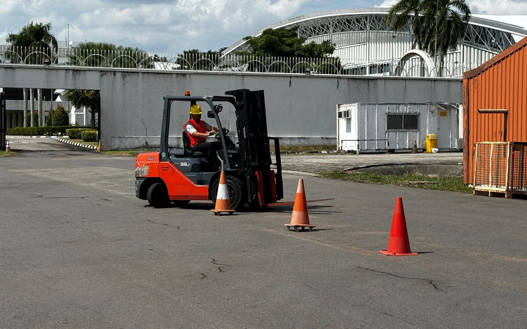RBAirF PERSONNEL ATTENDS FORKLIFT OPERATOR TRAINING COURSE