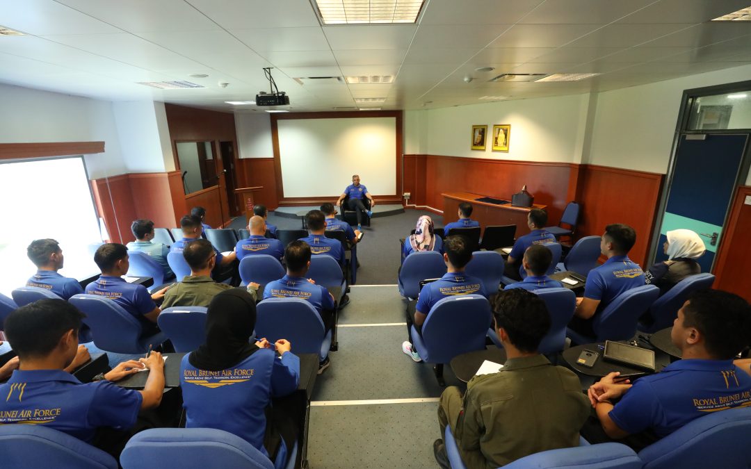 MUZAKARAH SESSION WITH THE COMMANDER OF RBAirF AND NO. 1 WING OFFICERS