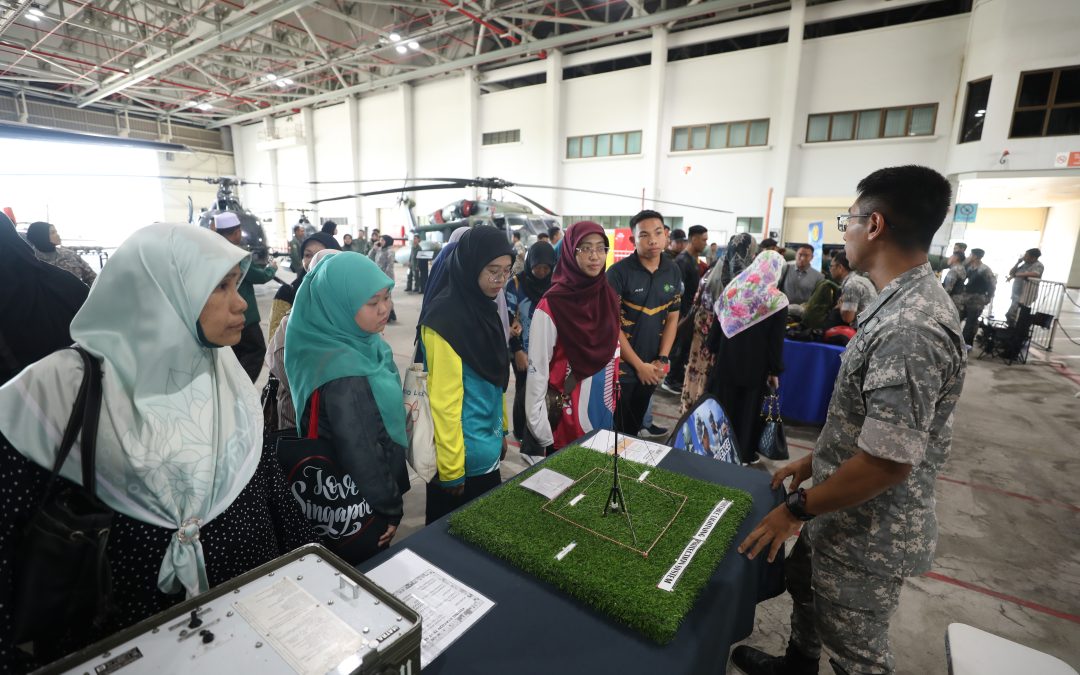 MEMBERS OF TAKMIR, MUSLIMAH, YOUTHS OF ZONE 4 BRUNEI MUARA DISTRICT VISIT TO RBAirF