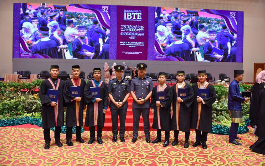RBAiRF PERSONNEL PRESENTED GRADUATION CERTIFICATES AT THE INSTITUTE BRUNEI TECHNICAL EDUCATION’S 32nd CONVOCATION