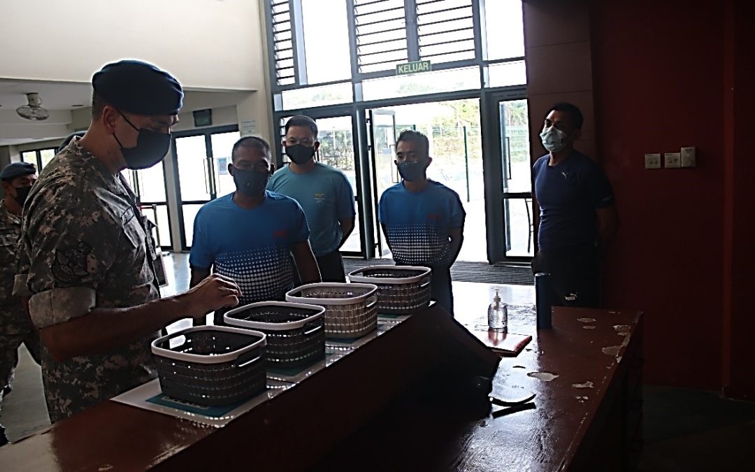 RBAirF COMMANDER VISITS THE SPORTS COMPLEX AND DINING FACILITIES IN PREPARATION FOR THE TRANSITION PHASE