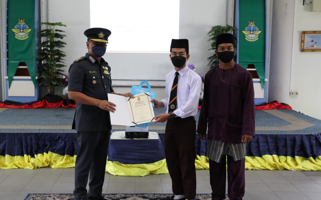 44 RBAirF CHILDREN RECEIVED OUTSTANDING AWARDS