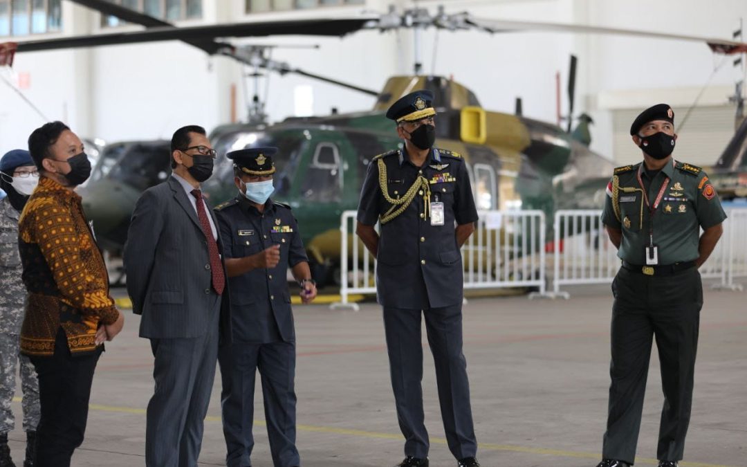 AMBASSADOR EXTRAORDINARY AND PLENIPOTENTIARY OF THE REPUBLIC OF INDONESIA TO BRUNEI DARUSSALAM PAYS VISIT TO CN235-110