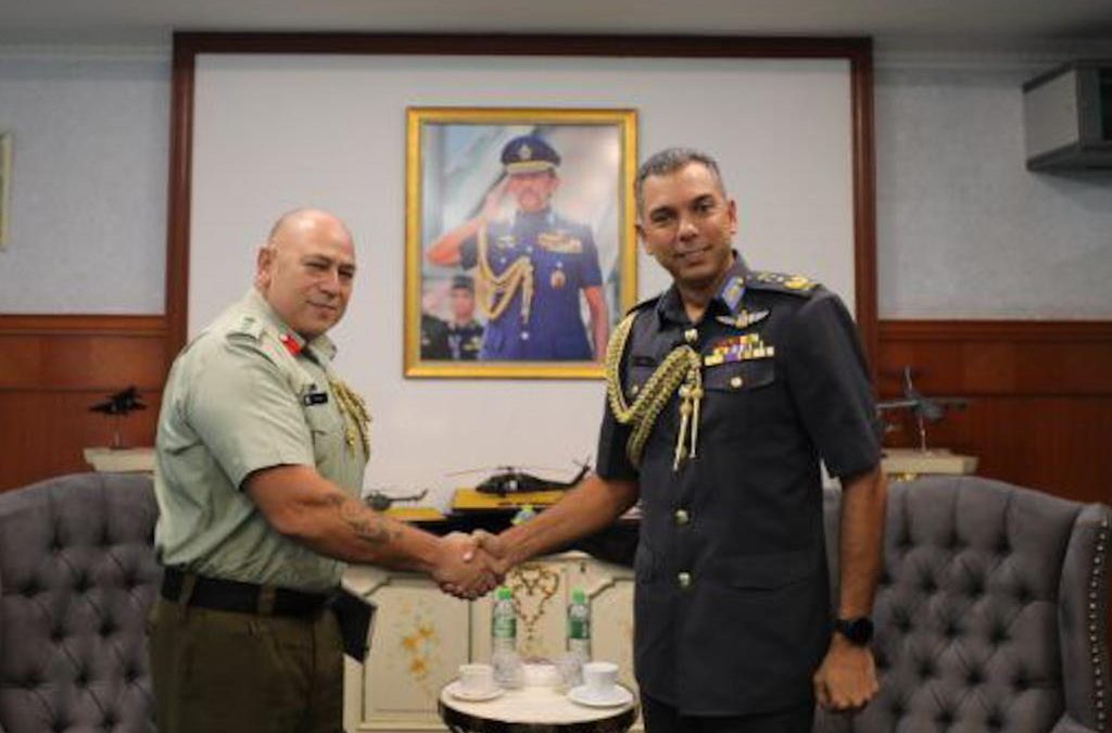 ROYAL BRUNEI AIR FORCE (RBAirF) COMMANDER RECEIVES A COURTESY CALL FROM DEFENCE ADVISER OF NEW ZEALAND ACCREDITED TO BRUNEI DARUSSALAM