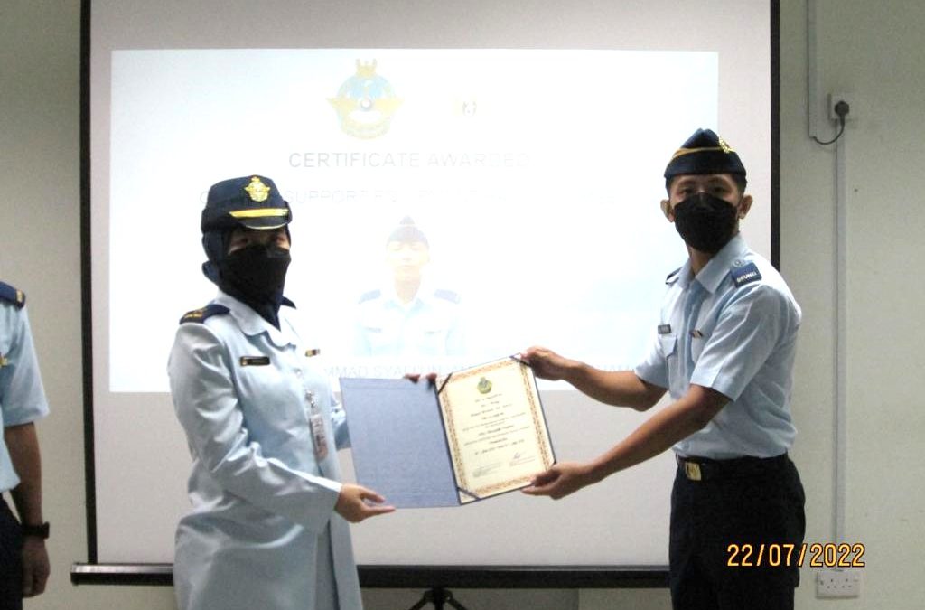 CLOSING CEREMONY AND CERTIFICATE PRESENTATION FOR FLIGHT LINE MECHANIC BASIC COURSE AND GROUND SUPPORT EQUIPMENT BASIC COURSE 2022