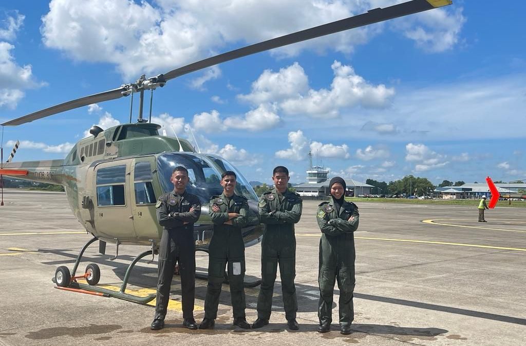 BASIC HELICOPTER COURSE 50 STUDENT PILOTS’ FIRST SOLO FLIGHT
