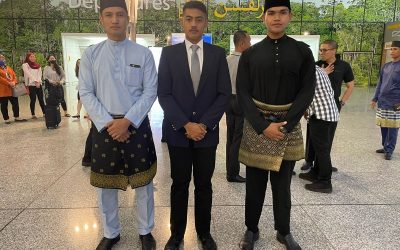 NO. 2 WING OFFICER ATTENDING ELECTRONIC WARFARE COURSE