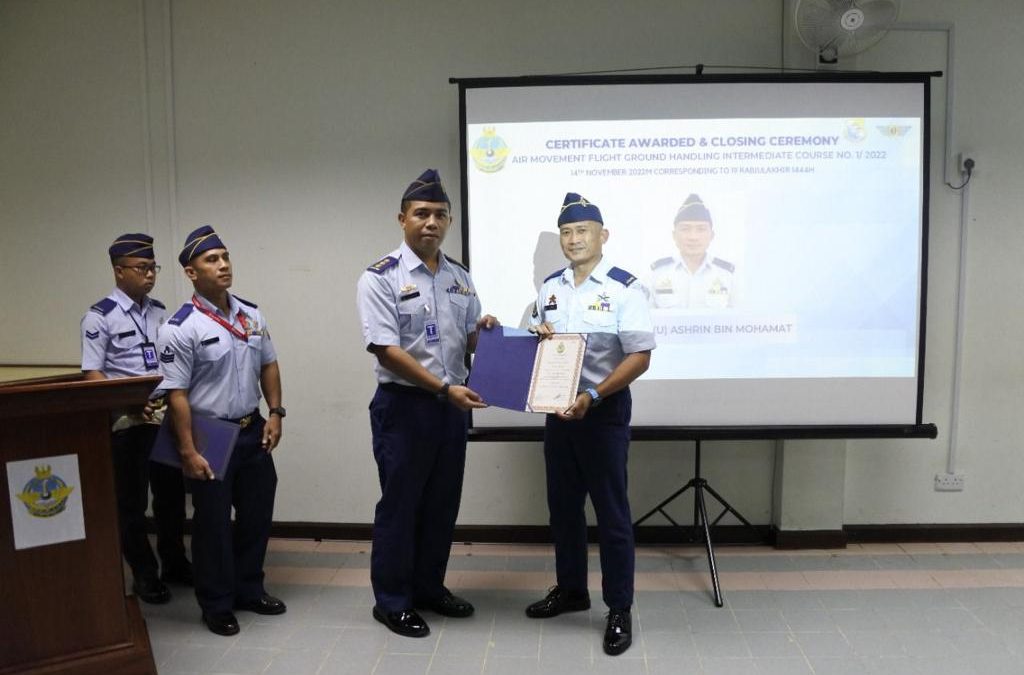 CLOSING CEREMONY AND CERTIFICATE PRESENTATION FOR AIR MOVEMENT FLIGHT GROUND HANDLING INTERMEDIATE COURSE 01/2022