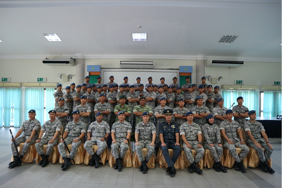 CLOSING CEREMONY FOR THE CLASS 3 ‘IVECO CONVERSION’ DRIVING COURSE 2/2022 AND BASIC BASE DEFENCE COURSE 1/2022