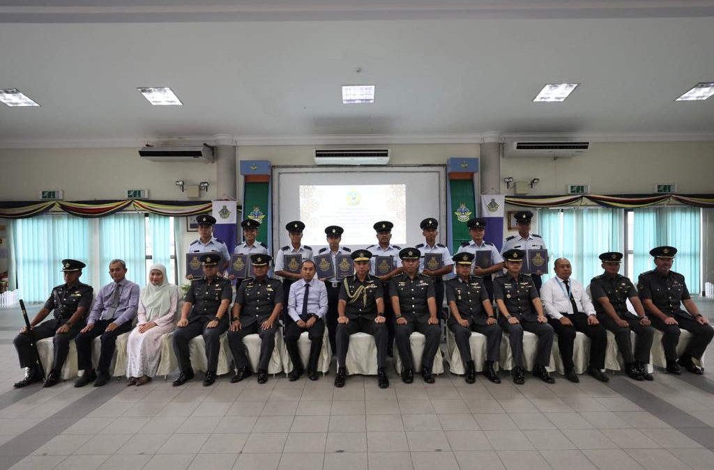 CERTIFICATE PRESENTATION CEREMONY FOR HIGHER NATIONAL TECHNICAL EDUCATION IN AIRCRAFT MAINTENANCE ENGINEERING