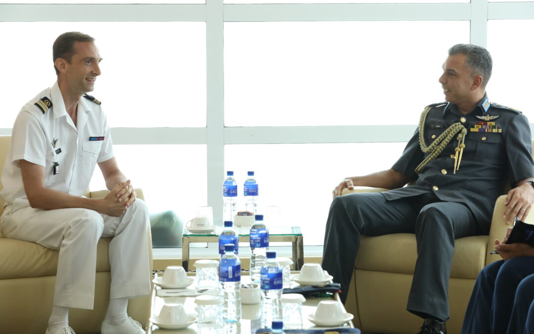 RBAirF COMMANDER RECEIVES COURTESY CALL FROM COLONEL (ARMAMENT CORPS) OLIVIER TABART DEFENCE TECHNOLOGY ATTACHE, FRENCH ARMED FORCES ACCREDITED TO BRUNEI DARUSSALAM