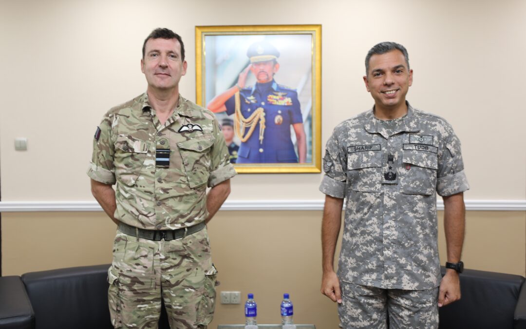 RBAirF COMMANDER RECEIVES OFFICE CALL FROM AIR VICE MARSHAL ALASTAIR SMITH, COMMANDER JOINT HELICOPTER COMMAND, ROYAL AIR FORCE, UNITED KINGDOM