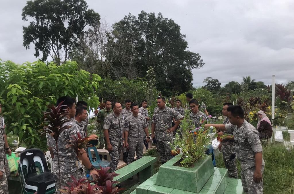NO. 6 WING HELD CEMETERY CLEANING CAMPAIGN PROJECT IN CONJUNCTION WITH RBAirF 57TH ANNIVERSARY