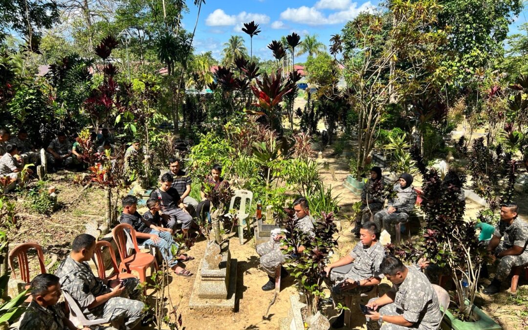 NO. 3 WING HELD CLEANING CAMPAIGN AT LUMAPAS MUSLIM CEMETERY IN CONJUNCTION WITH RBAirF 57th ANNIVERSARY