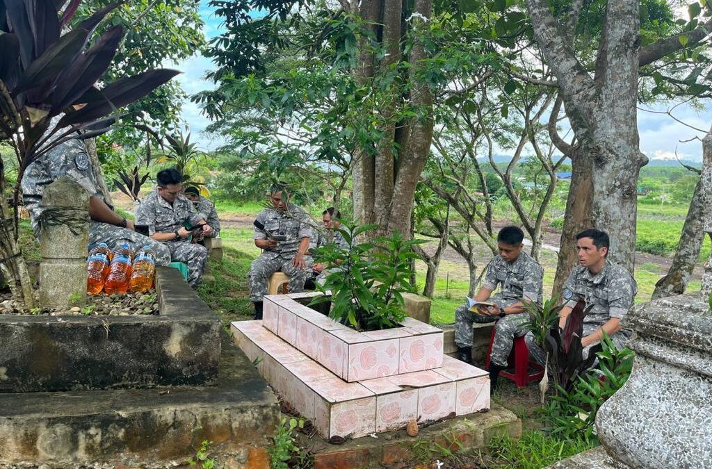 NO. 7 WING HELD CLEANING CAMPAIGN AT KAMPONG MULAUT MUSLIM CEMETERY IN CONJUNCTION WITH RBAirF 57th ANNIVERSARY
