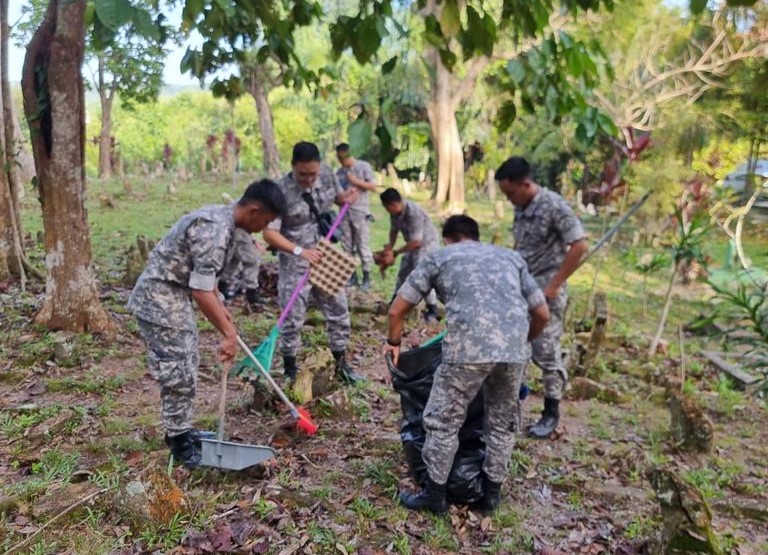 NO. 4 WING HELD CLEANING CAMPAIGN AT NURI BELIMBING MUSLIM CEMETERY IN CONJUNCTION WITH RBAF 62ND ANNIVERSARY