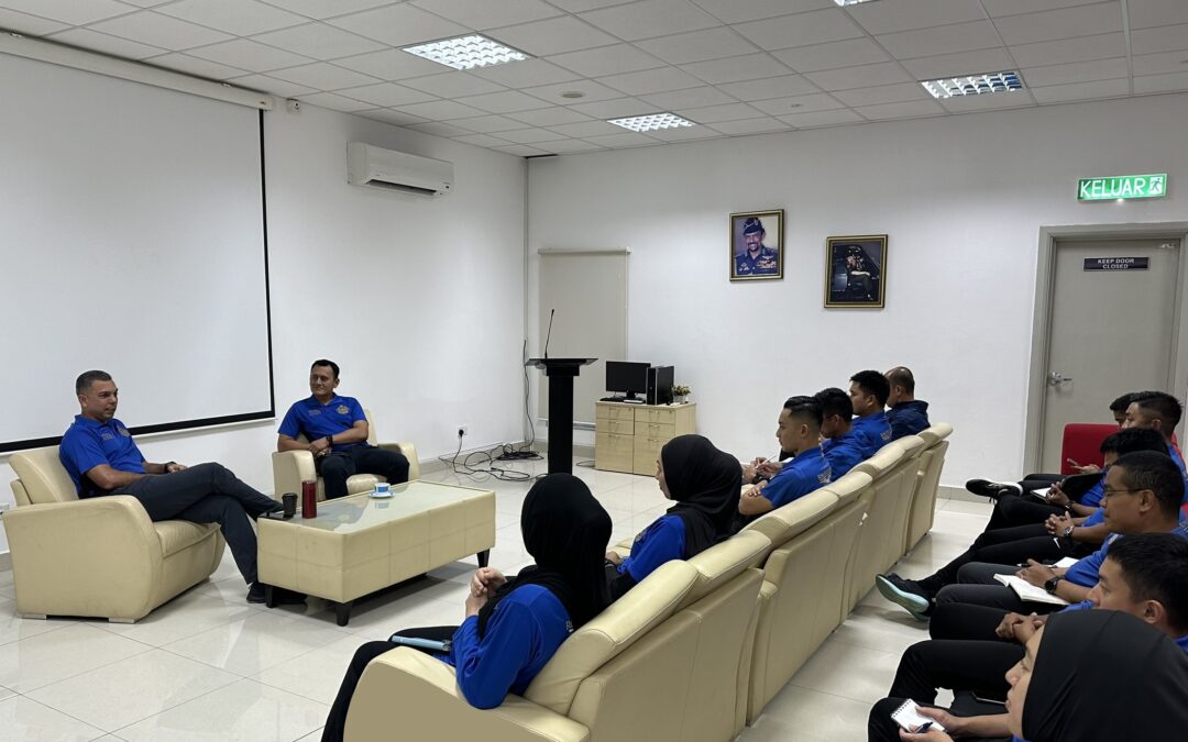 RBAirF OFFICERS HOST ‘FIRESIDE CHAT’  WITH THE RBAirF COMMANDER