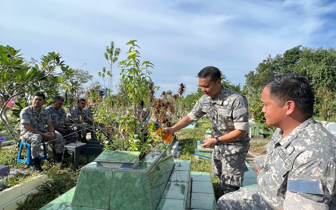 CEMETERY CLEANING CAMPAIGN HELD IN CONJUNCTION WITH RBAF 62 ANNIVERSARY CONDUCTED BY NO. 7 WING