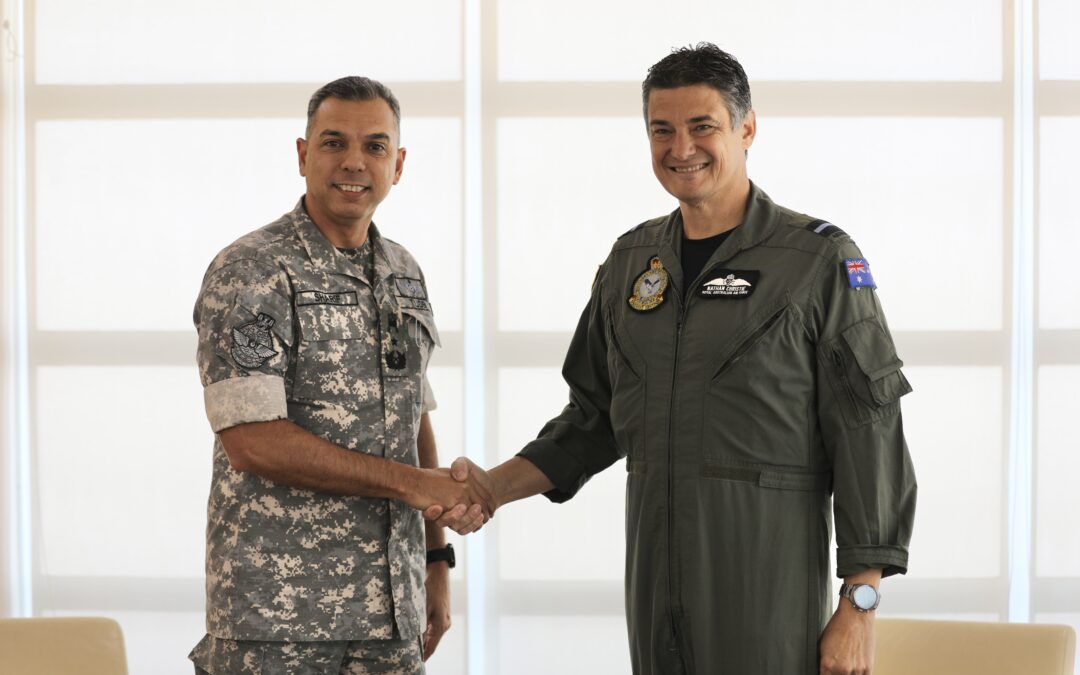 RBAIRF COMMANDER RECEIVES WORKING CALL FROM COMMANDER SURVEILLANCE AND RESPONSE GROUP,  ROYAL AUSTRALIAN AIR FORCE