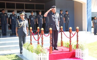 PANGLIMA TUDM DIANUGERAHKAN LENCANA JURUTERBANG KEHORMAT