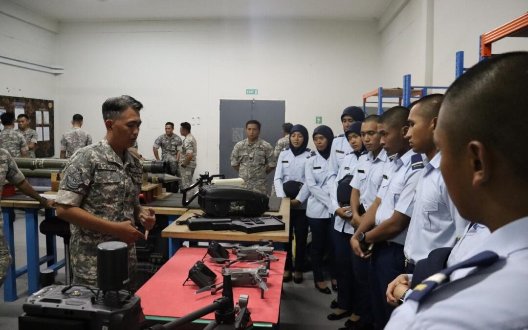AIR FORCE OFFICER CADETS FROM OFFICER CADET SCHOOL INTAKE 22 CONCLUDE THE SINGLE SPECIAL TO SERVICE TRAINING PROGRAM