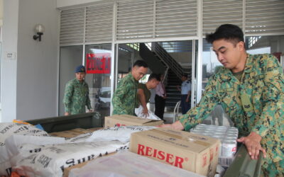 PENYERAHAN SUMBANGAN AMAL ANGGOTA-ANGGOTA TUDB KEPADA JAPEM SEMPENA HUT TUDB KE 50 TAHUN