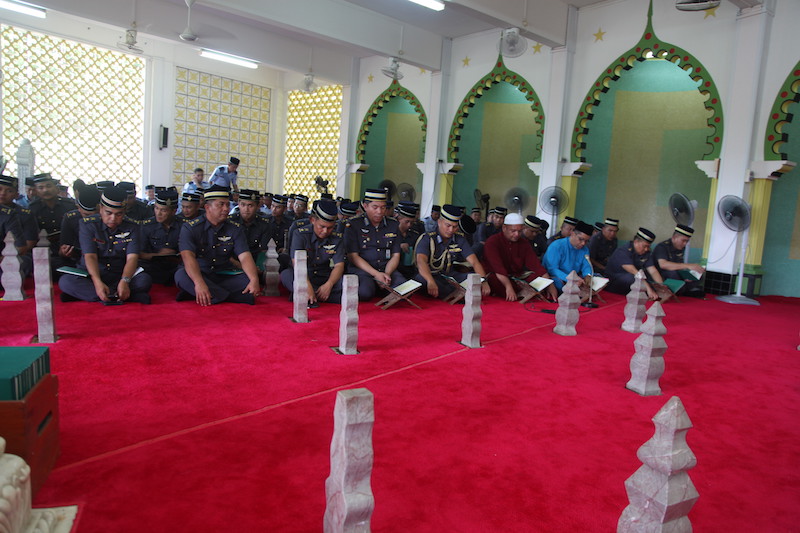 ACARA PEMBACAAN SURAH YAASIN & TAHLIL DI MAKAM KUBAH DIRAJA