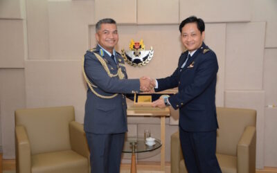 RBAIRF COMMANDER ON INTRODUCTORY VISIT TO SINGAPORE