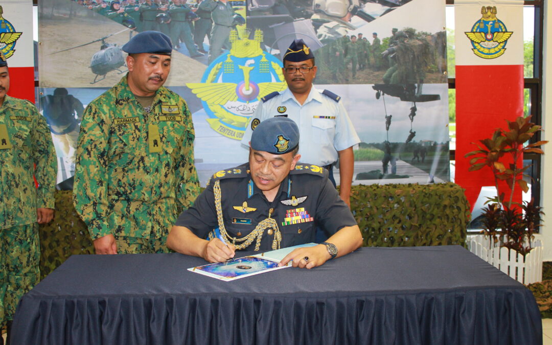 COMMANDER OF THE ROYAL BRUNEI AIR FORCE FAREWELL VISIT TO SUPPLY WING, RBAIRF