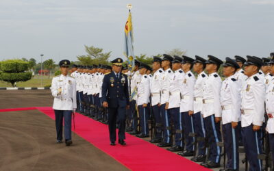 CHIEF OF STAFF OF TNI-AU RECEIVES THE RBAIRF HONORARY PILOT WING
