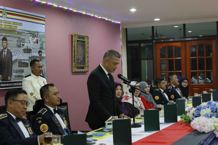MAJLIS MAKAN MALAM BERADAT JASAMU DIKENANG SEMPENA PERSARAAN YANG MULIA PEMERINTAH TENTERA UDARA DIRAJA BRUNEI