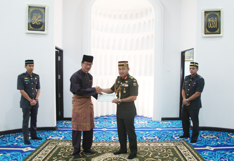 DONATION HANDOVER CEREMONY TO PENGIRAN MUDA MAHKOTA AL-MUHTADEE BILLAH FUND FOR ORPHANS (DANA)