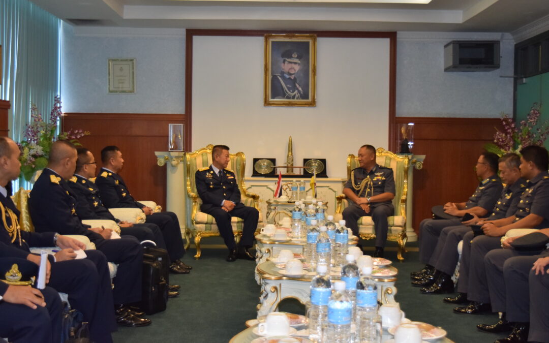 COMMANDER-IN-CHIEF OF THE ROYAL THAI AIR FORCE RECEIVES THE RBAIRF HONORARY PILOT WING