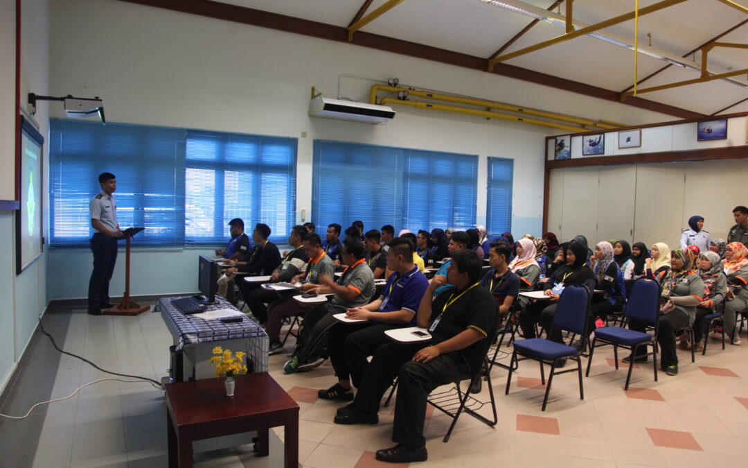 ROYAL BRUNEI AIR FORCE RECEIVED EDUCATIONAL VISIT FROM INSTITUTE OF BRUNEI TECHNICAL EDUCATION NAKHODA RAGAM CAMPUS