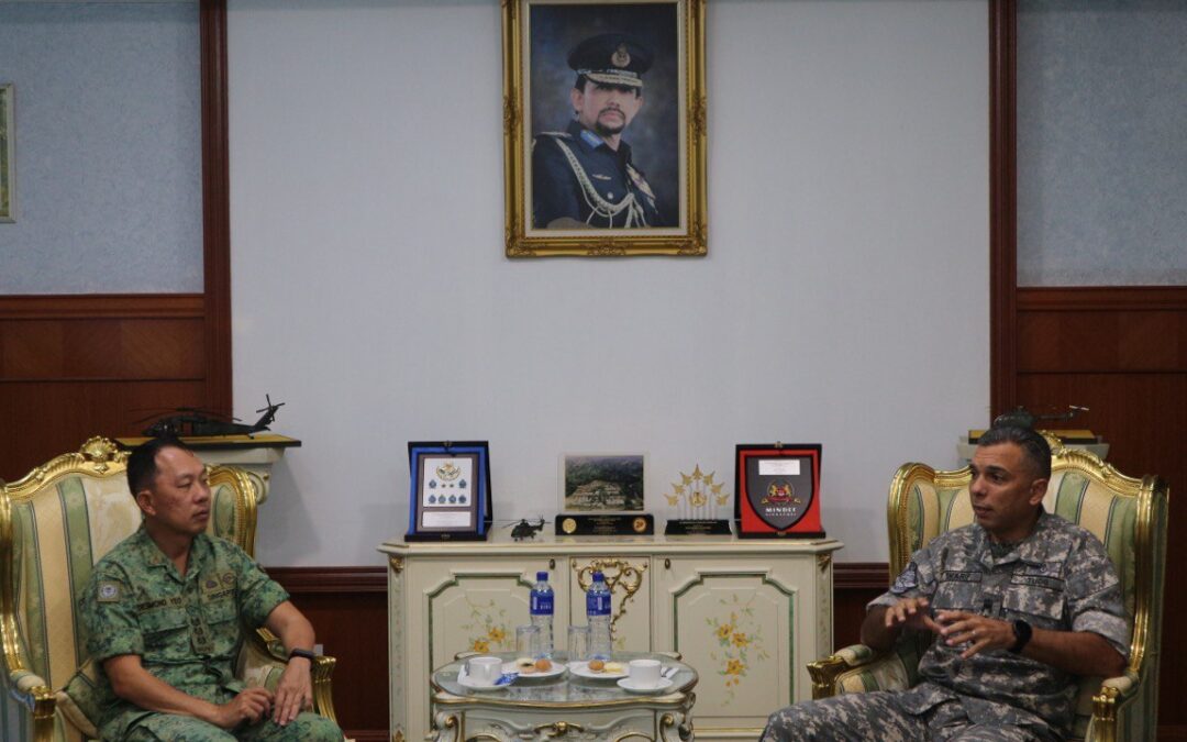 RBAIRF COMMANDER RECEIVE FAREWELL CALL FROM BRUNEI HELICOPTER DETACHMENT COMMANDER, REPUBLIC OF SINGAPORE AIR FORCE