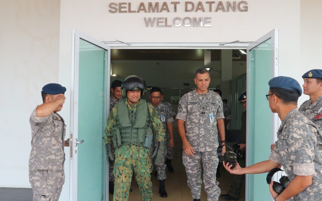 COMMANDER OF ROYAL BRUNEI LAND FORCE AIR EXPERIENCE SESSION AT RBAIRF