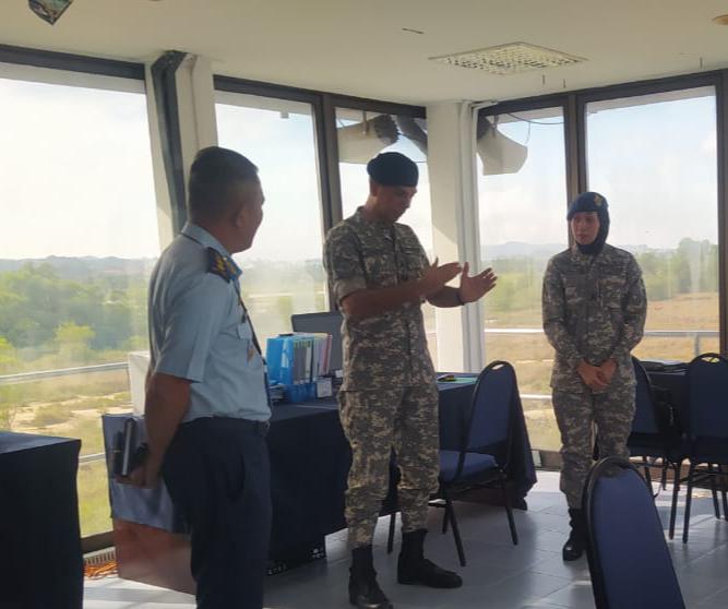 RBAirF COMMANDER WORKING VISIT TO RIMBA GROUND