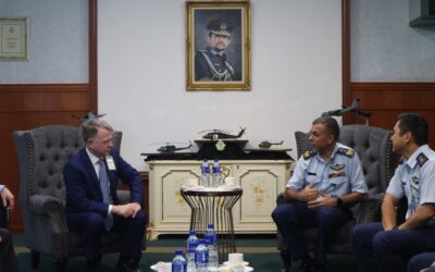 RBAirF COMMANDER RECEIVES A COURTESY CALL FROM INSITU INC.