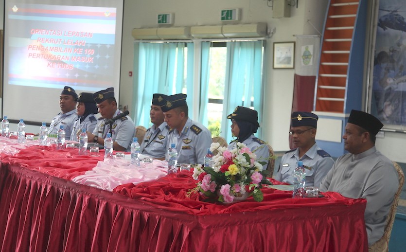 MUZAKARAH SESSION WITH ACTING COMMANDER ROYAL BRUNEI AIR FORCE