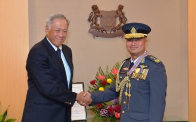 COMMANDER OF ROYAL BRUNEI AIR FORCE RECEIVES MERITORIOUS SERVICE MEDAL (MILITARY) FROM REPUBLIC OF SINGAPORE