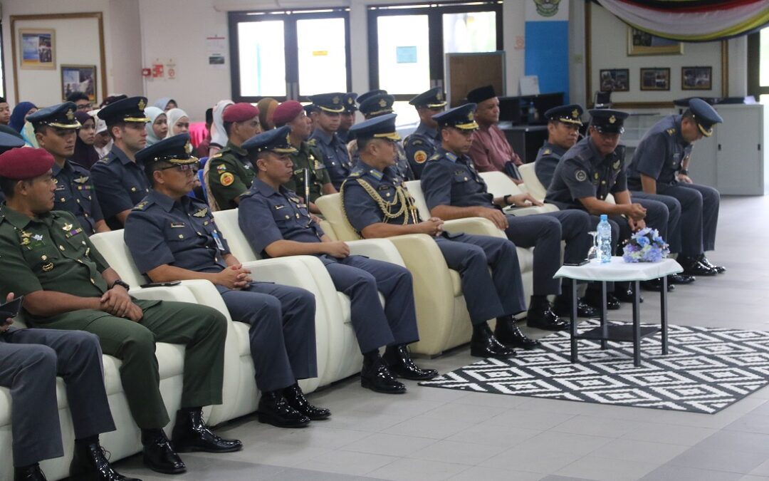 NINE RBAirF TRAINEE HELICOPTER CREWMEN RECEIVE THEIR FLIGHT WINGS